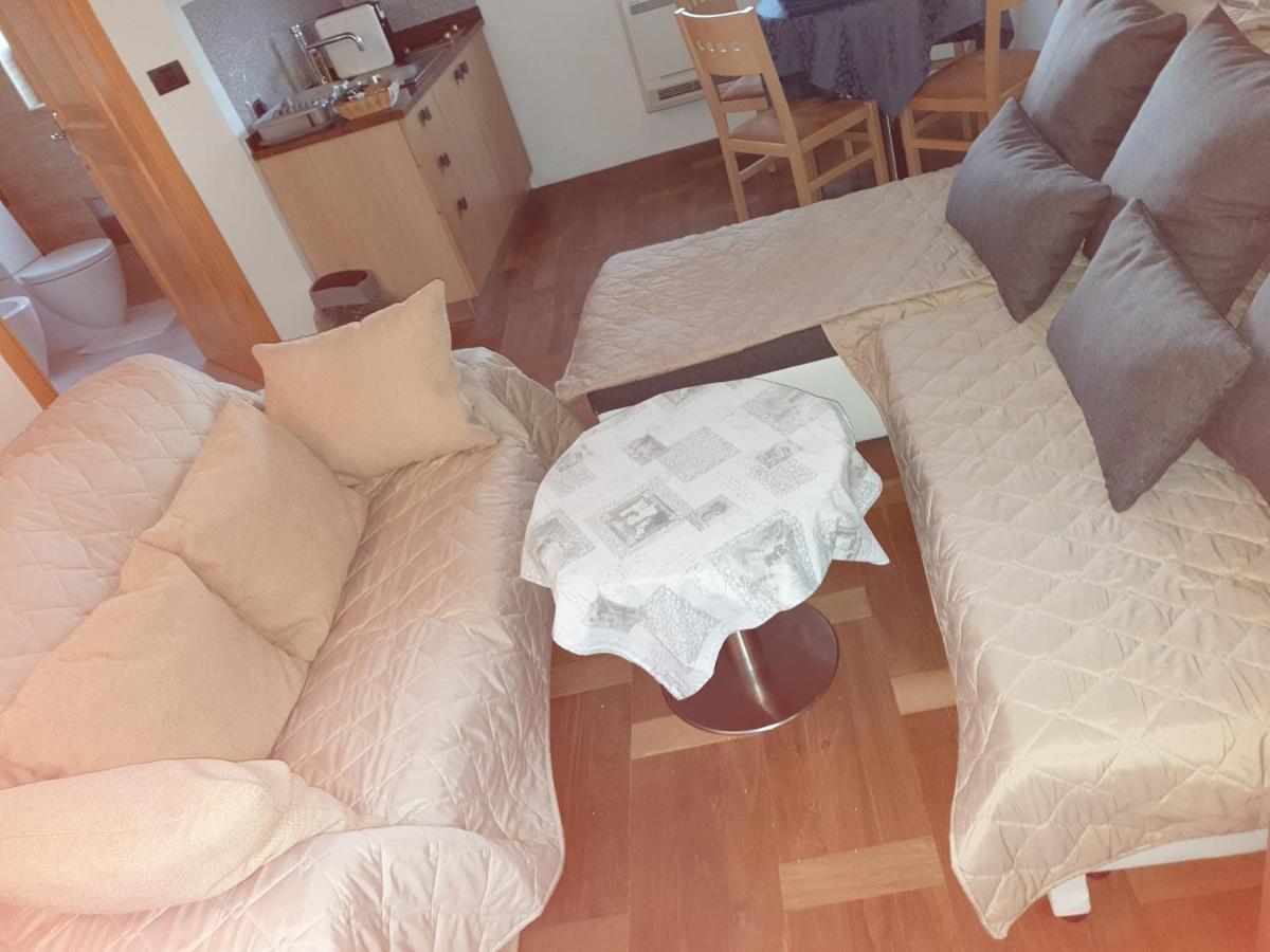 Smartno Apartmaji Sobe Josko ภายนอก รูปภาพ